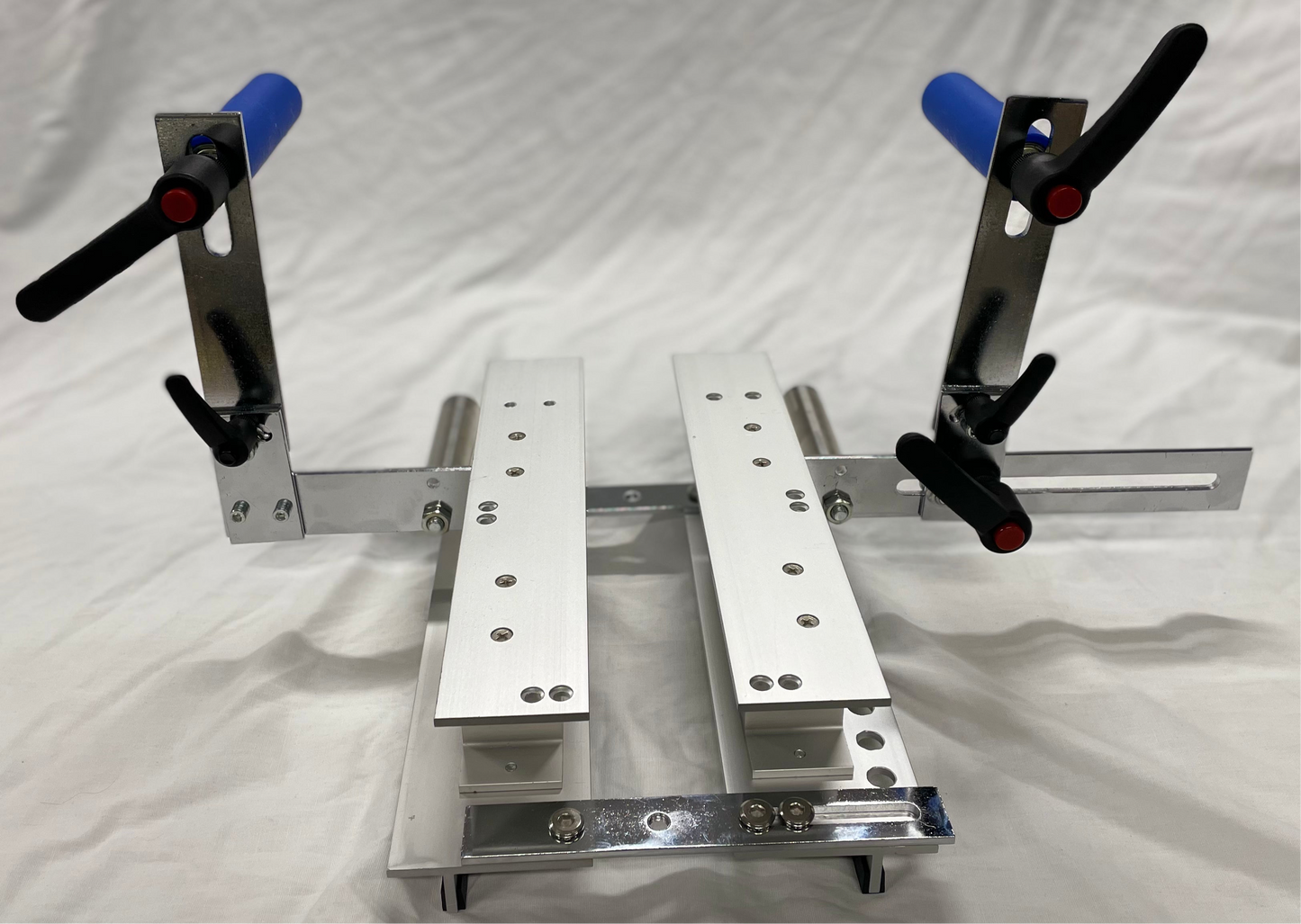 Easy Adjustment handles.